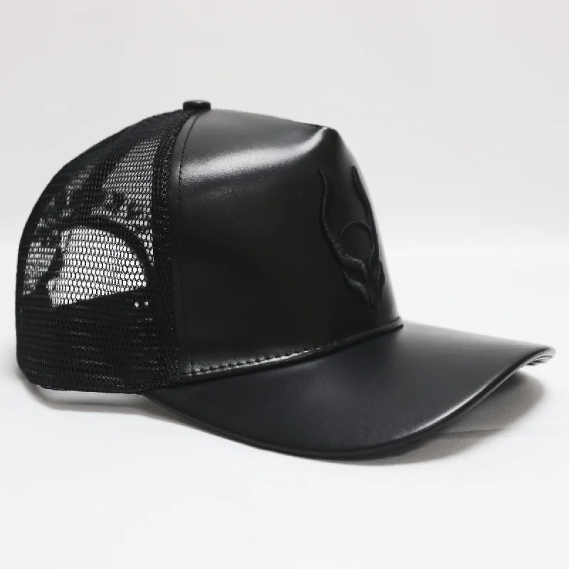 LOGO MESH TRUCKER CAP