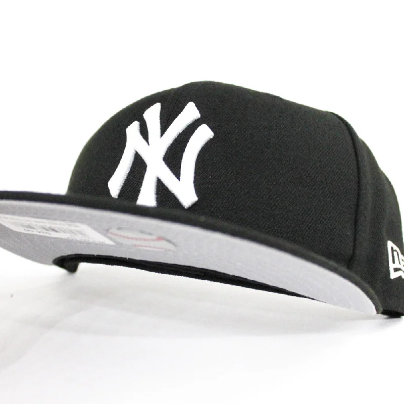 New York Yankees New Era 59Fifty Fitted Hat 2018 (Black White Gray Under Brim)