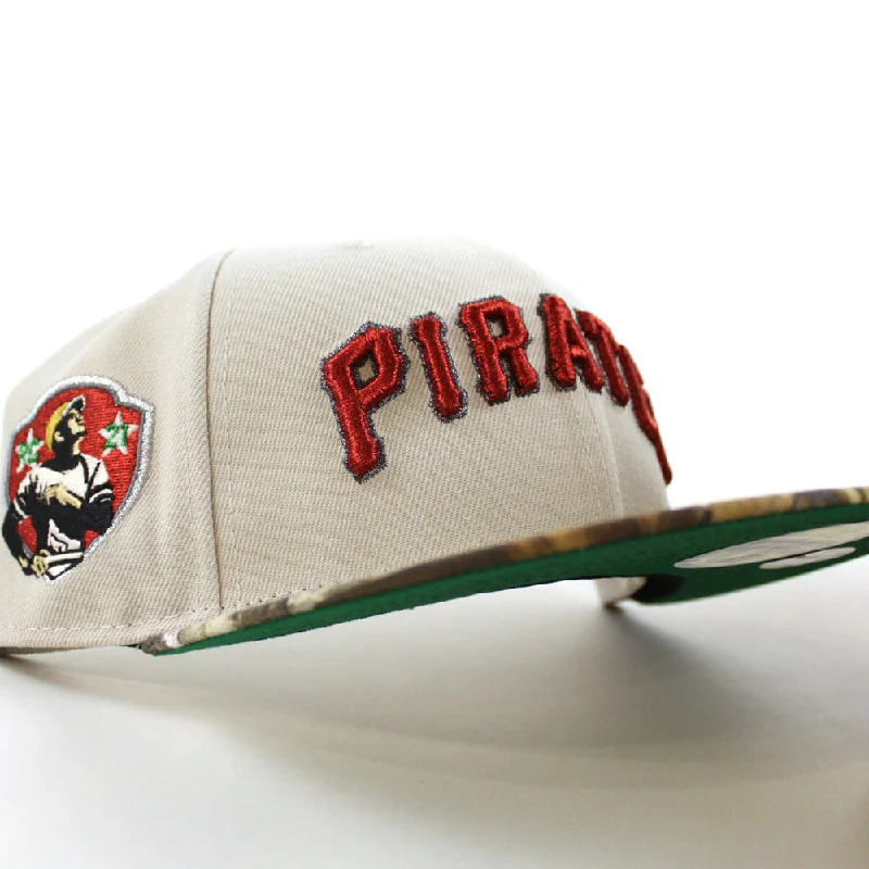 Pittsburgh Pirates ROBERTO CLEMENTE 21 Patch New Era 59Fifty Fitted Hat (Stone RealTree Green Under Brim)